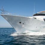 rent yacht dubai