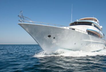 rent yacht dubai